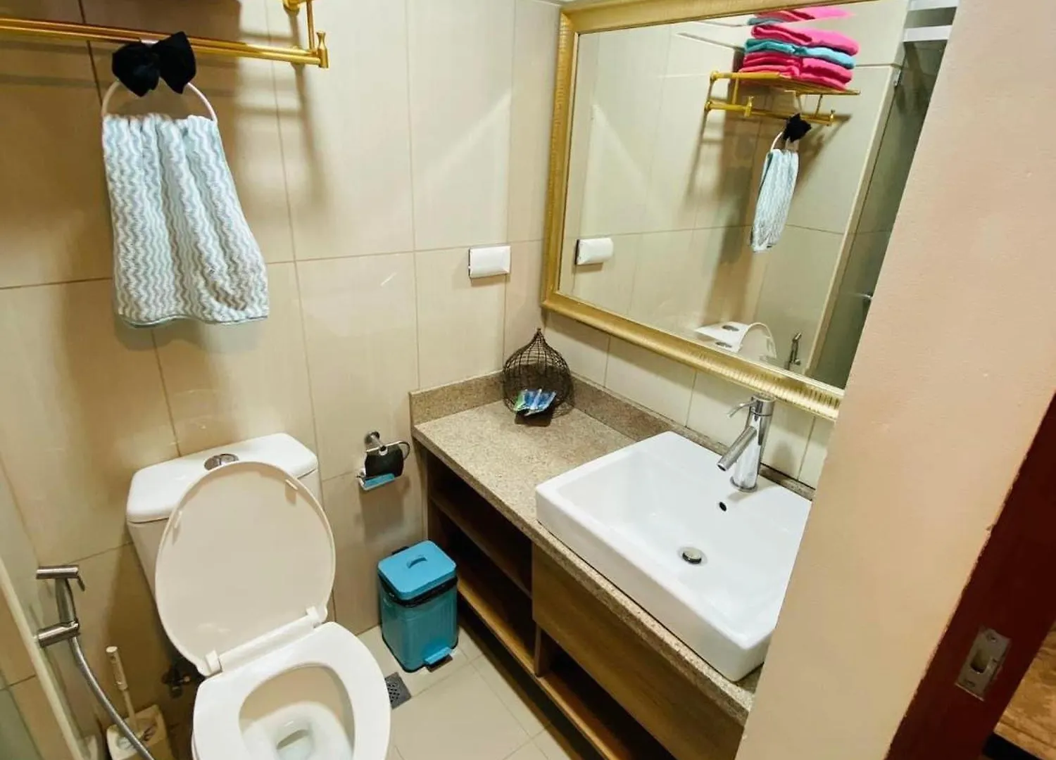 Apartment Tiffany Room At Shell Residences Manila Philippines